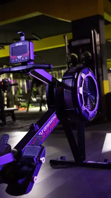 Kürek (rowing) makinesi ile tam vücut kardiyo